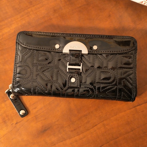 DKNY ladies zip up wallet - Picture 3 of 7